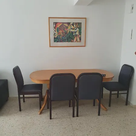 G&e Harbour 21 Apartment Lachi