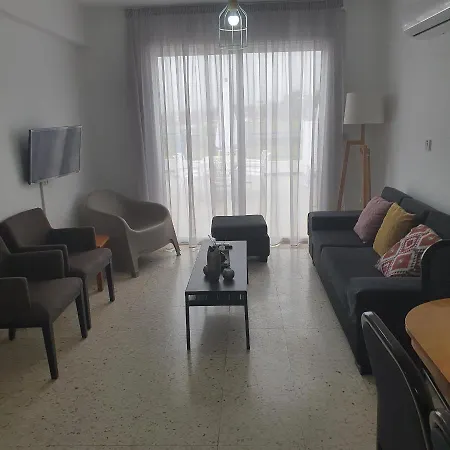G&e Harbour 21 Apartment Lachi